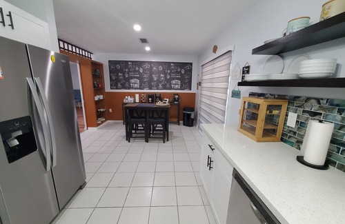 Cypress Lake House | Family Home 15 min. from Fort Myers Beach & Sanibel Island.