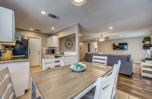 Heritage House | Family home: Close to Seaworld w/Pool & Game Room