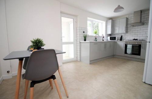 Barry House | Family Home in the Charming Coastal Town of Barry