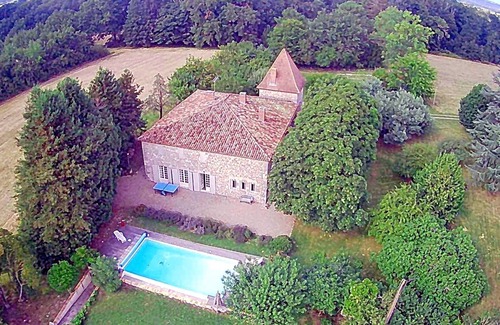 Moncaut House | FAMILY HOME. INFINITY POOL. EXCEPTIONAL VIEW