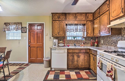 Lithonia House | Family Home Near Panola Mountain State Park!