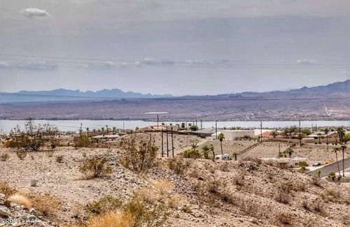 Lake Havasu City House | Family Home! VIEWS - Pool - Pool Table - Boat Garage - Sleep 16 - Fire Pit