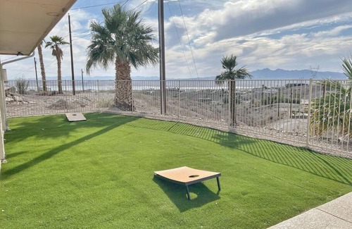 Lake Havasu City House | Family Home! VIEWS - Pool - Pool Table - Boat Garage - Sleep 16 - Fire Pit