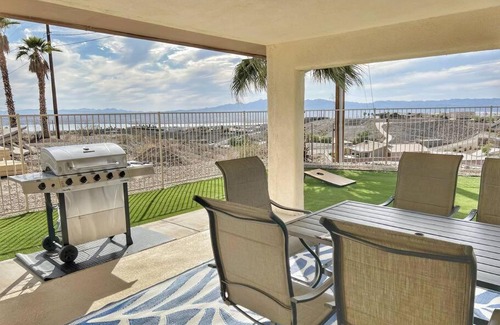 Lake Havasu City House | Family Home! VIEWS - Pool - Pool Table - Boat Garage - Sleep 16 - Fire Pit