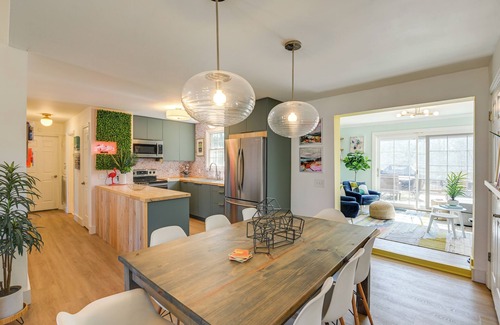 Fairview House | Family Home w/Furnished Deck in Fairview!