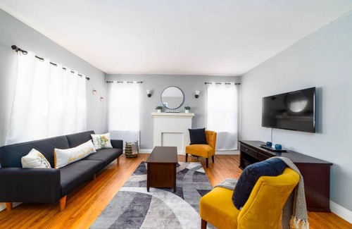 North Long Beach House | Family Home W/Game Room, Close to DT Long Beach :)