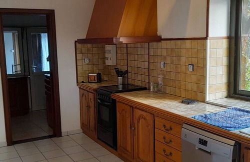 Saint-Gaultier Cottage | Family Home with Private Pool and Parking in Saint-Gaultier