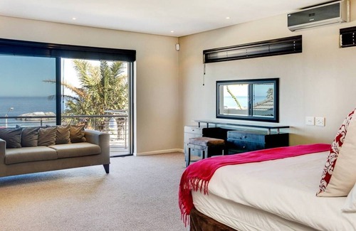 Bantry Bay Villa | Family Home with Garden and Pool Bakoven Blue