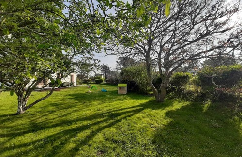 Nevez House | Family home with large garden 5 minutes from the ocean.