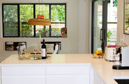 Seybold Villa | Family home with waterfront acces