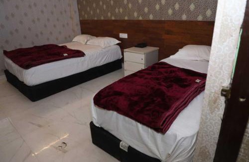 New Delhi Apartment | Family Hotel -1 Min Walk in Nizamuddin Railway Station