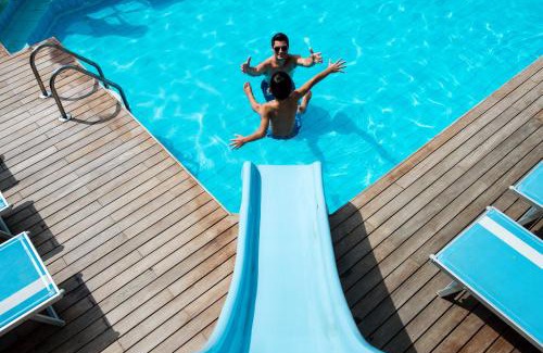 Fogliano Marina Hotel | Family Hotel Antibes -50m dal mare -