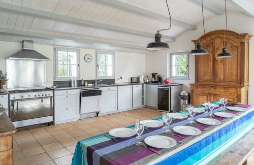 Notre-Dame-de-Monts Ski Chalet | Family house for 15 - 1km from the beach - Garden