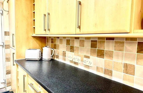 Eastleigh House | Family House in Eastleigh