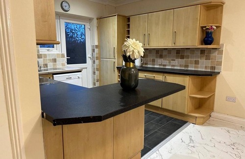 Eastleigh House | Family House in Eastleigh