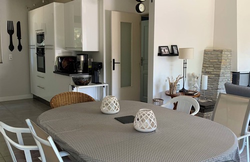 Cazaux House | Family house near the lake of Cazaux - 3 bedrooms, enclosed garden