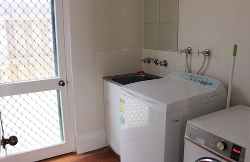 Nedlands House | Family house, Nedlands. Walk to University, QE11, KingsPark, River ,Restaurants