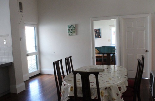 Nedlands House | Family house, Nedlands. Walk to University, QE11, KingsPark, River ,Restaurants
