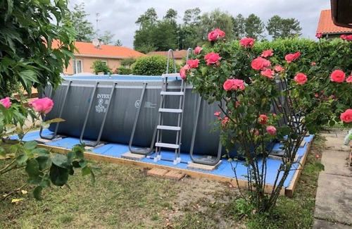Castets House | Family house sleeps 9 with above ground swimming pool