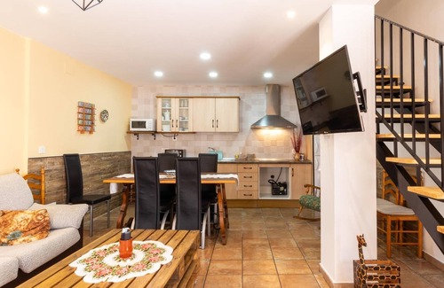 Durcal Villa | Family house with 4 bedrooms, pool and barbecue