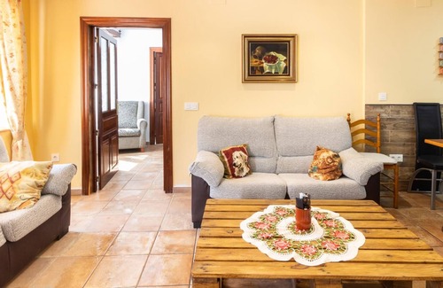 Durcal Villa | Family house with 4 bedrooms, pool and barbecue