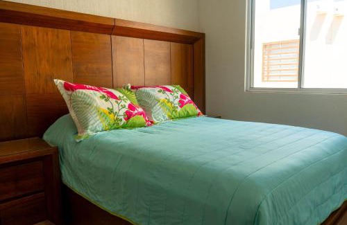 Boulevard Barra Vieja House | Family House with Pool 10 min airport