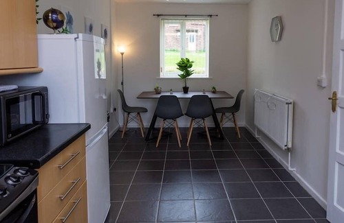 Pembroke Dock House | Family House★Contractors★Pembroke Port★Parking