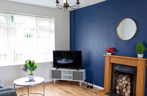 Pembroke Dock House | Family House★Contractors★Pembroke Port★Parking