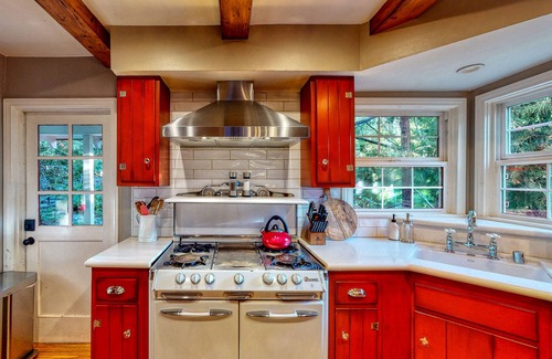 Cedar Glen Cabin | Family Lake House, Two Minute Walk to Lake