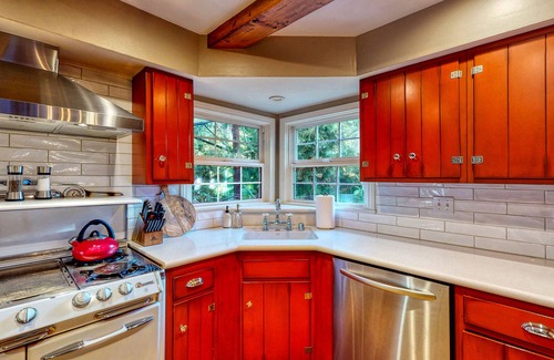 Cedar Glen Cabin | Family Lake House, Two Minute Walk to Lake