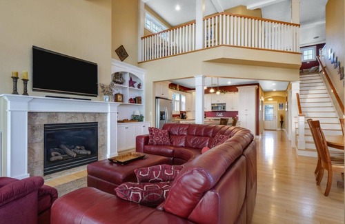 Chilton House | Family lake retreat w/hot tub! Amazing sunsets!
