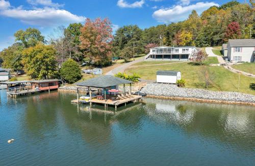 Moneta House | Family Lake Retreat with Screened Deck!
