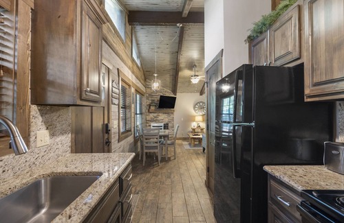 Indian Point Villa | Family Lakefront Cabin Only Minutes from SDC! - Indian Point (C14)