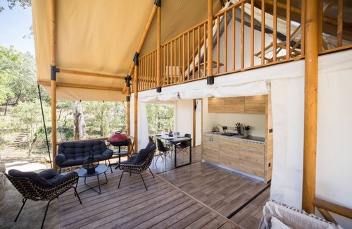 Castillon-du-Gard Villa | Family lodge with swimming pool for 6 to 7 people in the middle of the Garrigue