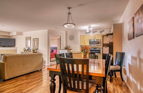 East Kootenay Apartment | Family Mountain Condo | 5 min walk to beach | Pool