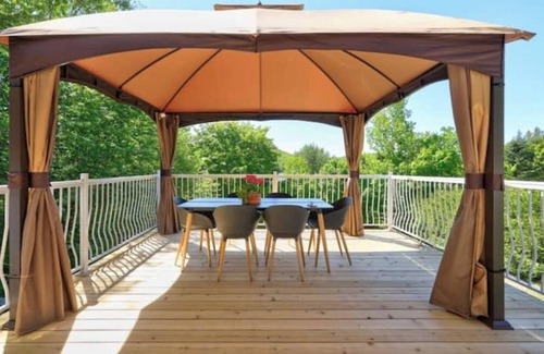Mandeville House | Family & nature at Mandeville