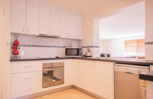 Geographe House | Family Oasis – Spacious 4BR in Busselton
