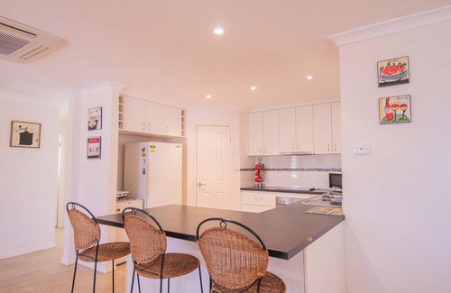 Geographe House | Family Oasis – Spacious 4BR in Busselton