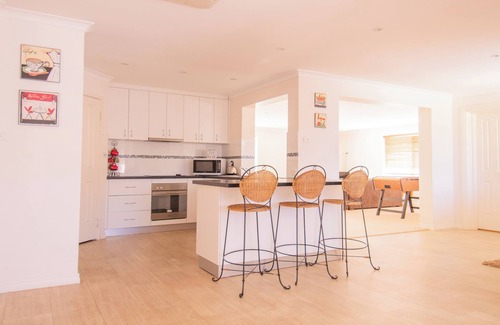 Geographe House | Family Oasis – Spacious 4BR in Busselton
