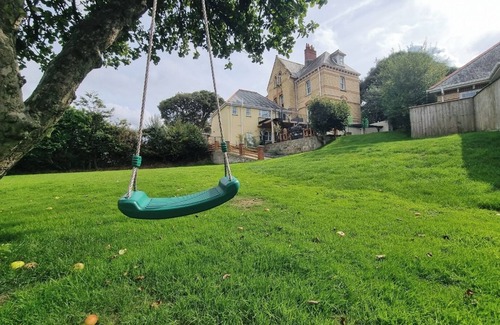 Bradiford Villa | Family party ten-bedroom Villa, hot tub and games room