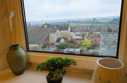 Chipping Norton Cottage | Family/pet friendly stone cottage, own parking & EV charger -Buttercup