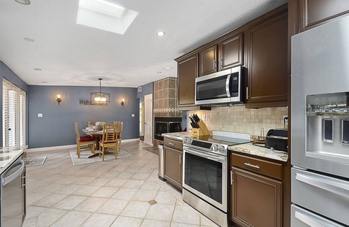 Lake Underhill House | Family & Pet Friendly (*additional pet fee applies), Charming Orlando Home!