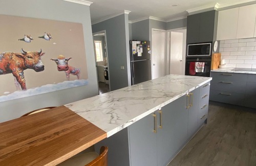 Ocean Grove House | Family & pet friendly home - heated pool, gym, sauna 2km to the beach