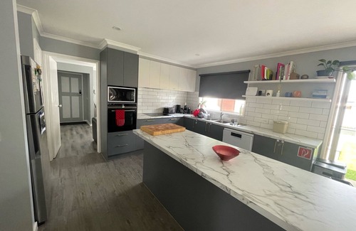 Ocean Grove House | Family & pet friendly home - heated pool, gym, sauna 2km to the beach