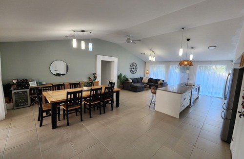 Worrigee House | Family & Pet-Friendly, Large Home Surrounded by Ocean, Wine & Country