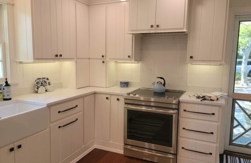 West Beach House | Family & Pet friendly Beachfront - 5 Eugenia