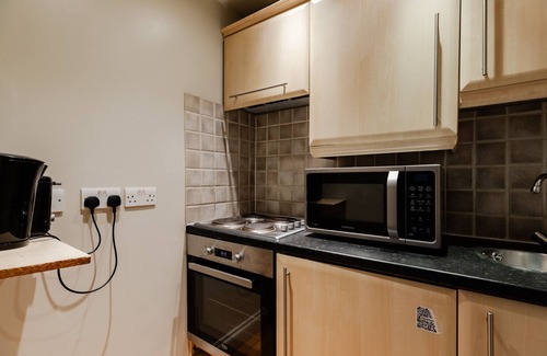 South Hampstead Apartment | Family Quadruple Studio Finchley Rd Central F5