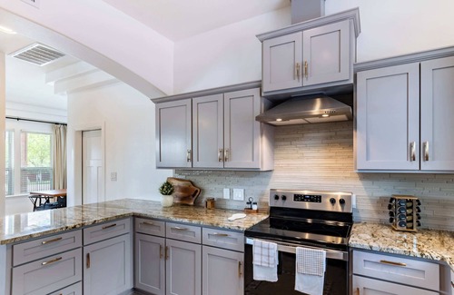 Del Valle House | Family-Ready 4BR with Yard & Kids, Playground