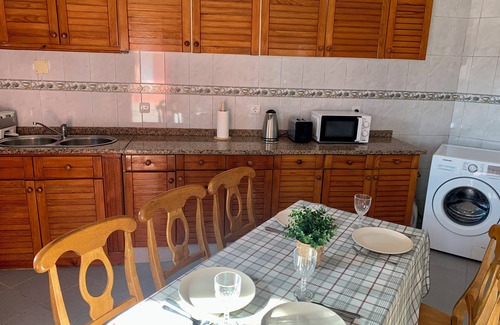 Santa Marinha Villa | Family Retreat: 5 min to D. Luis I Bridge & Metro