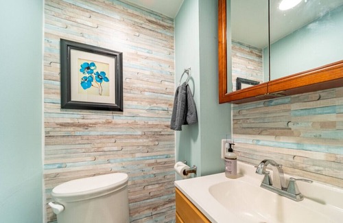 Akron House | Family Retreat in Akron, 3 b 1.5